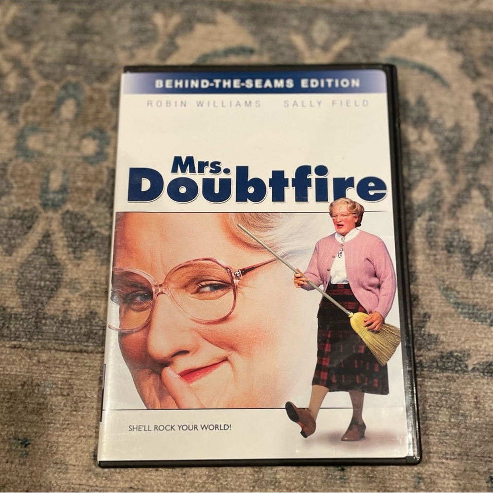 {Mrs. Doubtfire} DVD Behind the Seams edition, excellent used condition 1993